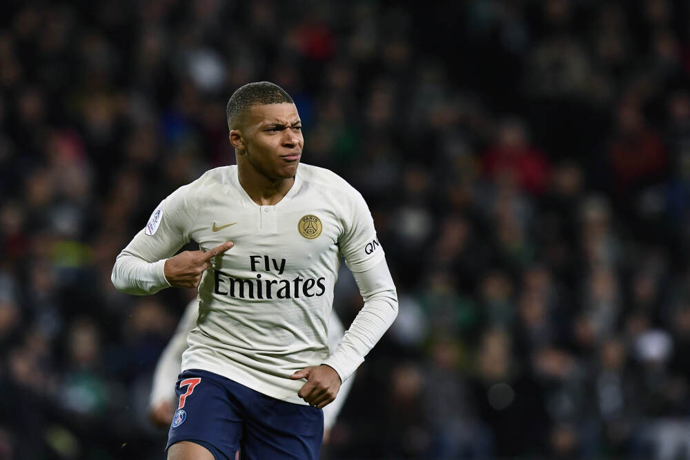 弗林蓬本场1助攻+2关键传球 2过人2成功 2造犯规+5对抗4成功